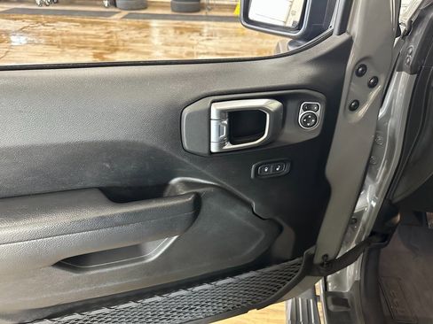 Certified 2023 Jeep Wrangler Sport S image 9