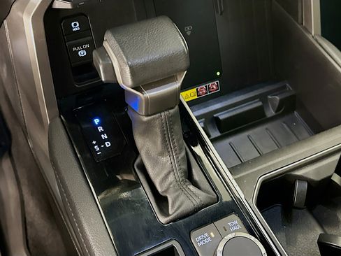 Used 2025 Toyota Tundra Limited image 25