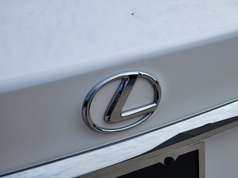 Used 2015 Lexus ES 350 w/ Luxury Package FWD image 41