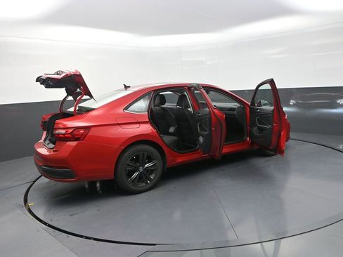 Used 2023 Volkswagen Jetta SE w/ Panoramic Sunroof Package FWD image 37