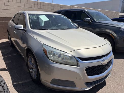 Used 2015 Chevrolet Malibu LT w/ Power Convenience Package FWD image 2
