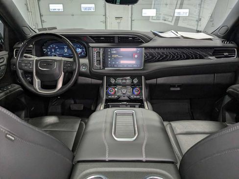 Used 2023 GMC Yukon XL Denali w/ Denali Reserve Package AWD/4WD image 13