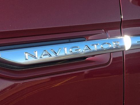 Used 2019 Lincoln Navigator Reserve image 55