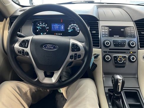 Used 2015 Ford Taurus SE image 33