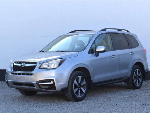 Used 2017 Subaru Forester 2.5i Premium w/ Protection Package #1 AWD/4WD image 8