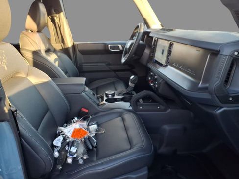 New 2025 Ford Bronco Badlands image 13