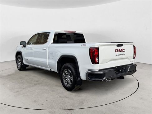Used 2024 GMC Sierra 1500 SLE image 3