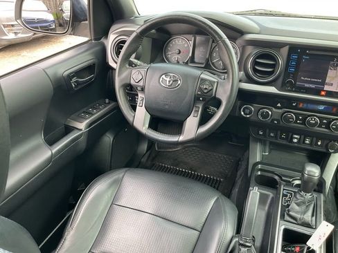 Used 2019 Toyota Tacoma TRD Sport image 37
