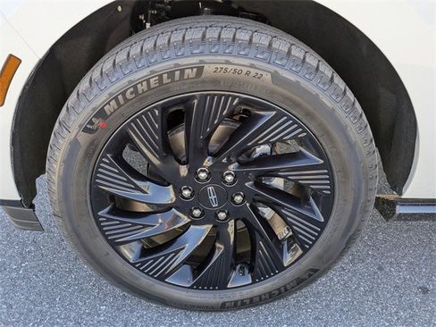 New 2025 Lincoln Navigator Reserve w/ Jet Appearance Package image 11