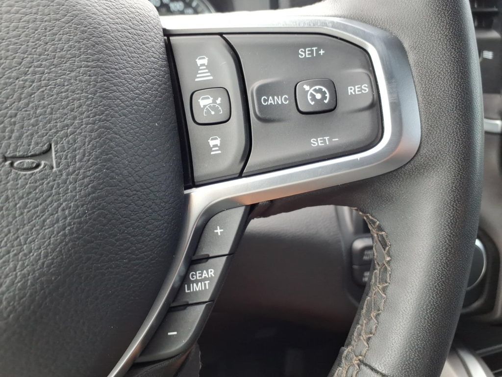 Used 2025 RAM 1500 Big Horn AWD/4WD image 29