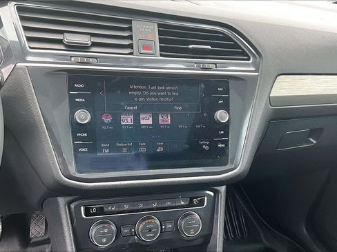 Used 2020 Volkswagen Tiguan SEL FWD image 9