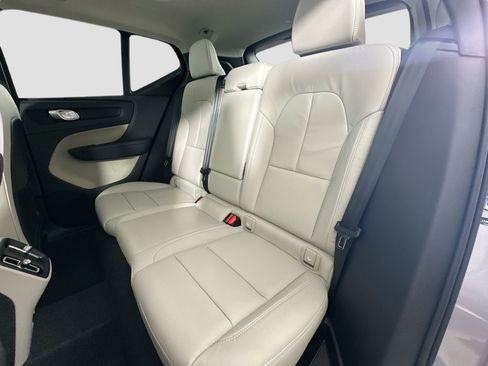 New 2026 Volvo XC40 B5 Ultra w/ Protection Package Premier image 25