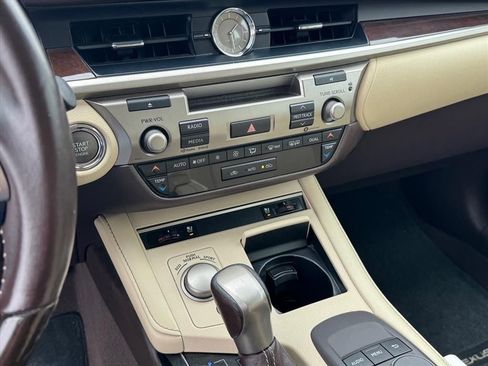 Used 2017 Lexus ES 350 w/ Premium Package FWD image 24