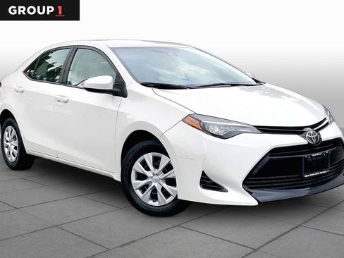 Certified 2018 Toyota Corolla LE FWD image 3