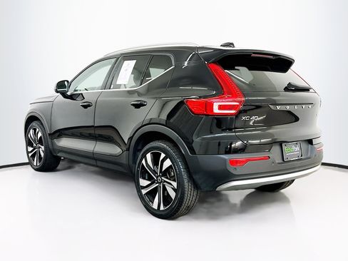 Used 2023 Volvo XC40 B5 Ultimate image 5