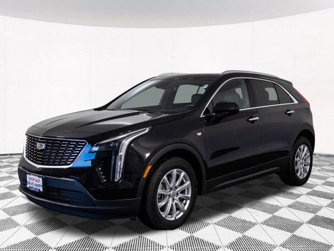 Used 2023 Cadillac XT4 Luxury w/ Cold Weather Package image 10