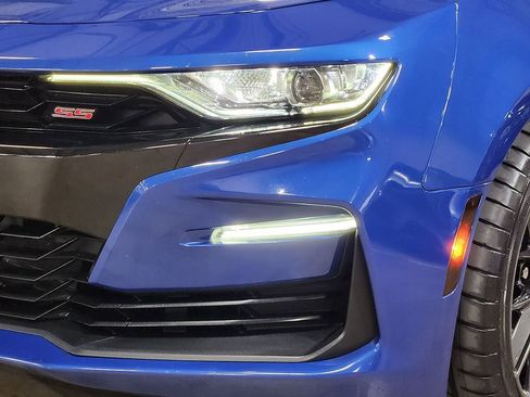 Used 2019 Chevrolet Camaro SS RWD image 14