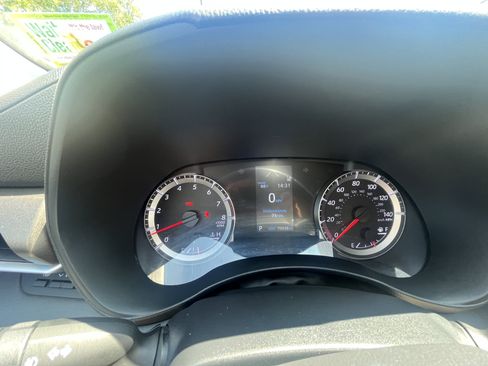 Used 2020 Toyota Highlander LE AWD/4WD image 21