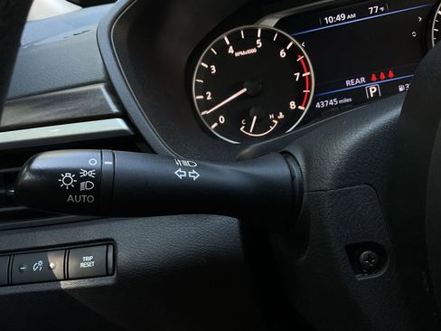 Used 2025 Nissan Altima 2.5 SV FWD image 33