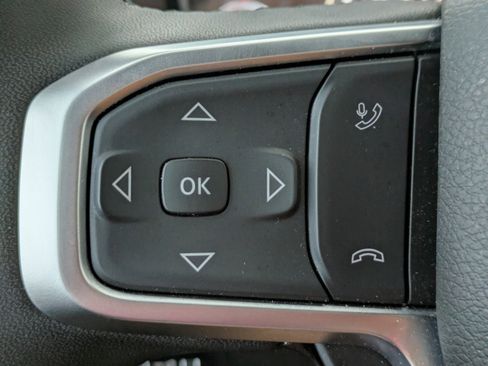 Used 2025 RAM 1500 4x4 Crew Cab image 28