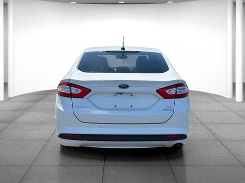 Used 2016 Ford Fusion SE w/ Equipment Group 202A FWD image 6