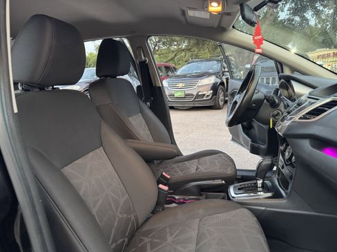 Used 2013 Ford Fiesta SE image 18