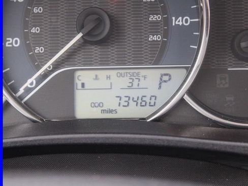 Used 2014 Toyota Corolla LE image 32