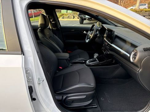 Certified 2023 Kia Forte GT-Line image 10