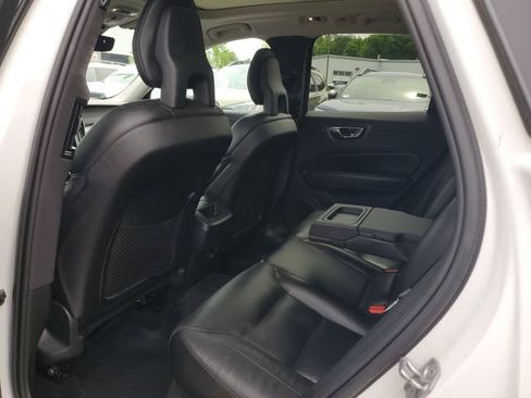 Used 2019 Volvo XC60 T6 Momentum w/ Premium Package AWD/4WD image 13