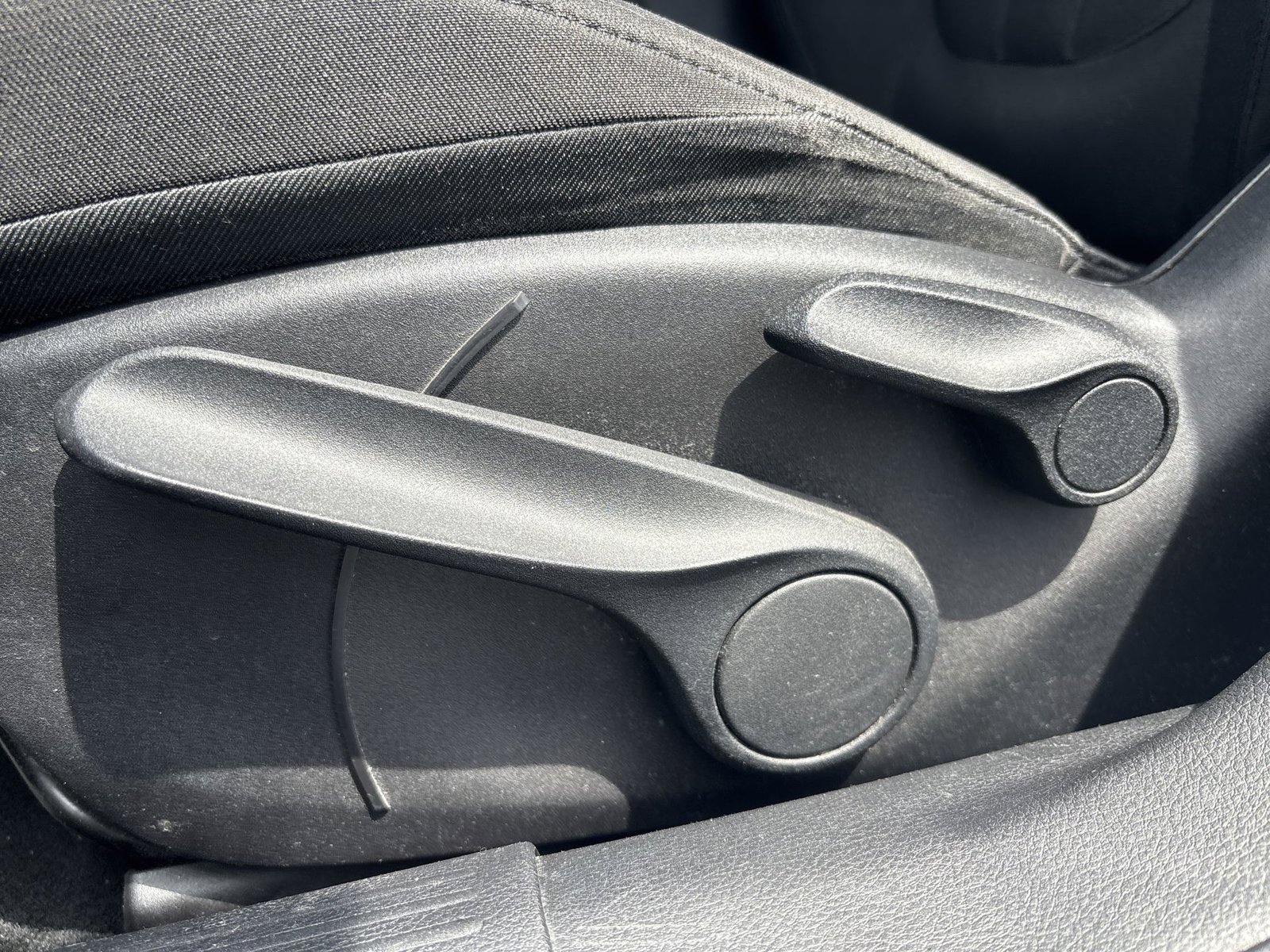 Used 2017 Chrysler 200 LX FWD image 13