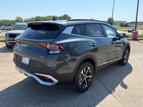 Certified 2025 Kia Sportage EX w/ EX Premium Package AWD/4WD image 3