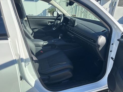 Used 2026 Honda HR-V EX-L image 9