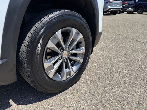 Used 2025 Chevrolet Equinox LT FWD image 30