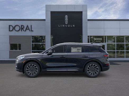 New 2025 Lincoln Corsair Reserve image 3