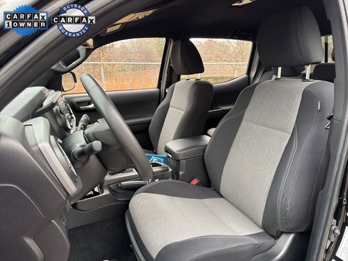 Used 2023 Toyota Tacoma TRD Sport image 21