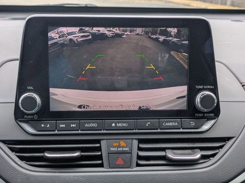 Used 2020 Nissan Altima 2.5 SR w/ Premium Package image 13