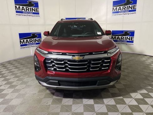 Used 2025 Chevrolet Equinox LT FWD image 12