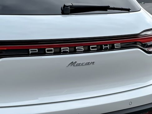New 2026 Porsche Macan image 26