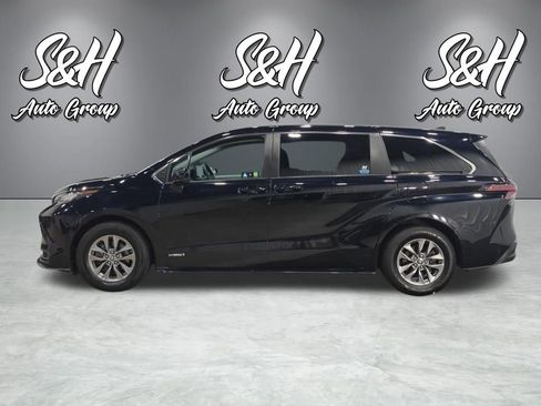Used 2021 Toyota Sienna LE FWD image 15