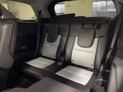 Used 2023 Ford Explorer XLT w/ Equipment Group 202A image 24