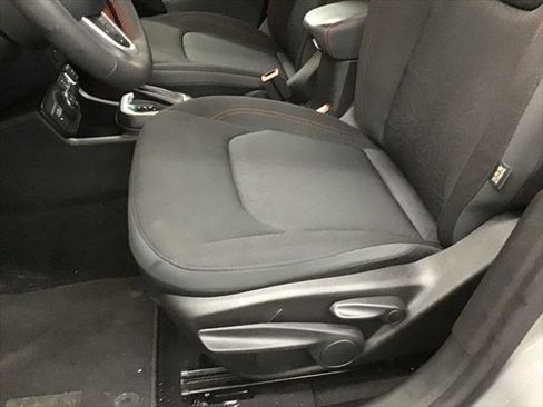 Certified 2023 Jeep Renegade Trailhawk image 12