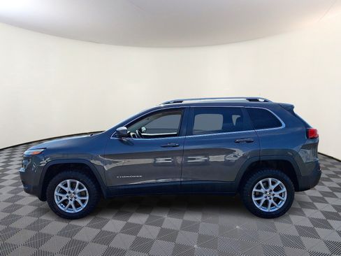Used 2016 Jeep Cherokee Latitude w/ Comfort/Convenience Group AWD/4WD image 4