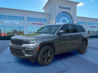 Certified 2024 Jeep Grand Cherokee Limited w/ Black Appearance Package AWD/4WD video 1