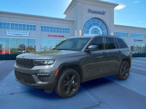 Certified 2024 Jeep Grand Cherokee Limited w/ Black Appearance Package AWD/4WD image 1