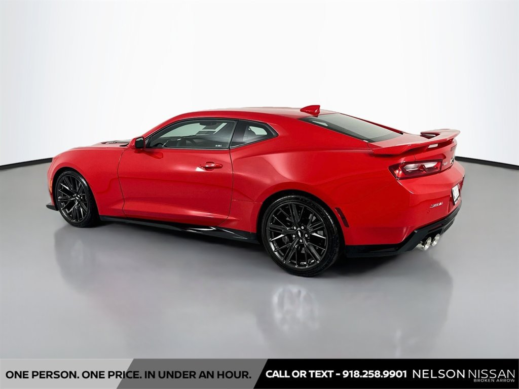 Used 2018 Chevrolet Camaro ZL1 RWD image 7