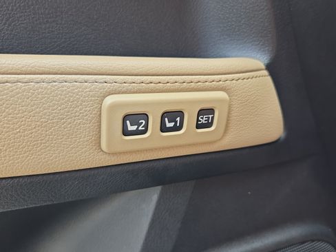 Used 2019 Toyota 4Runner Limited AWD/4WD image 30