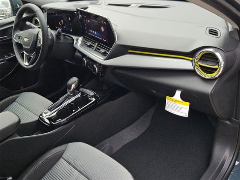 New 2026 Chevrolet Trax LT w/ Driver Confidence Package image 25