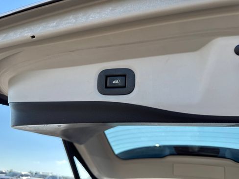 Used 2018 Nissan Rogue SV AWD/4WD image 15