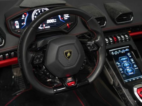 Used 2021 Lamborghini Huracan EVO AWD/4WD image 38
