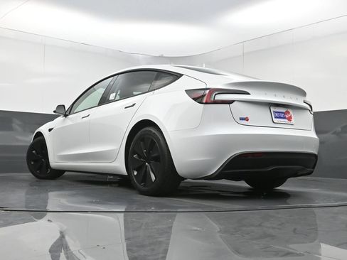 Used 2024 Tesla Model 3 Standard Range RWD image 28